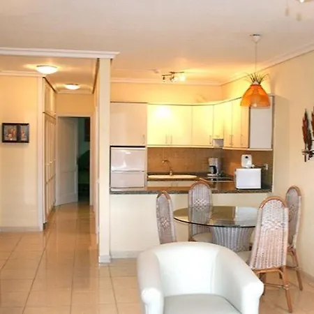Crysreisen Apartman